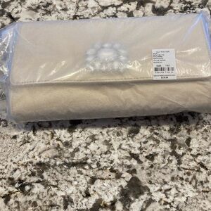 Lilly Pulitzer pale gold huxley clutch NWT $178 10x5